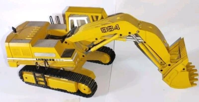 Vintage Liebherr 984 Loading Shovel 1:50 Scale Model by CONRAD  - Image 1 of 2