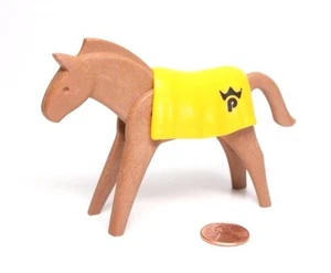 Playmobil Bauernhof Reiterhof hellbraun Pferd im alten Stil mit gelber Decke 3853 - Bild 1 von 1