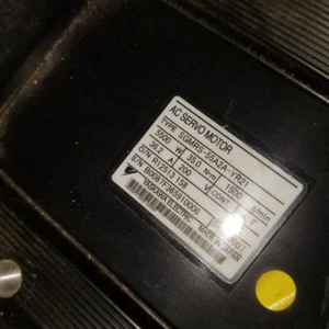 Yaskawa SGMRS-55A2A-YR21 Servo Motor USED Fast Delivery - Picture 1 of 2