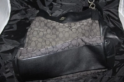 Bolso de Hombro Coach Signature Lexy F57612 Negro Jacquard Humo Usado Ver Fotos Foto 1 de 4