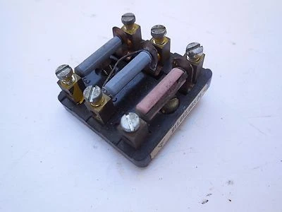 Porsche 911 Moteur Compartiment Fusible Bloc (3 Fusible) - Image 1 of 4