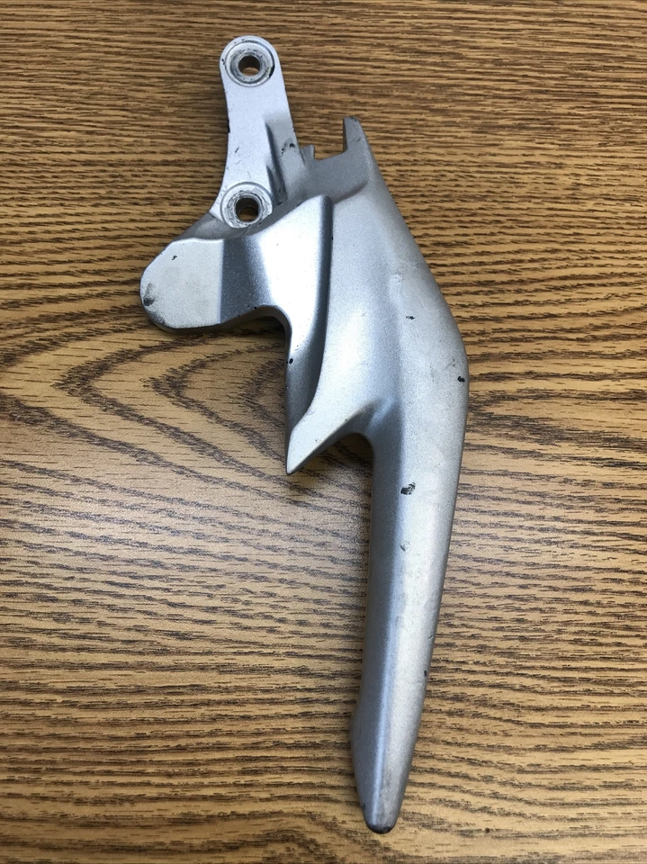 HONDA CB300F 2015-2018 EMPUÑADURA TRASERA DERECHA MANIJA TRASERA PARTE # 50315-K33-D00ZA Foto 1 de 4