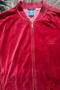 CHAQUETA DEPORTIVA ADIDAS ORIGINALS VELOUR FIREBIRD TRÉBOL CREMALLERA COMPLETA BORGOÑA PARA HOMBRE 3XL - Imagen 1 de 5