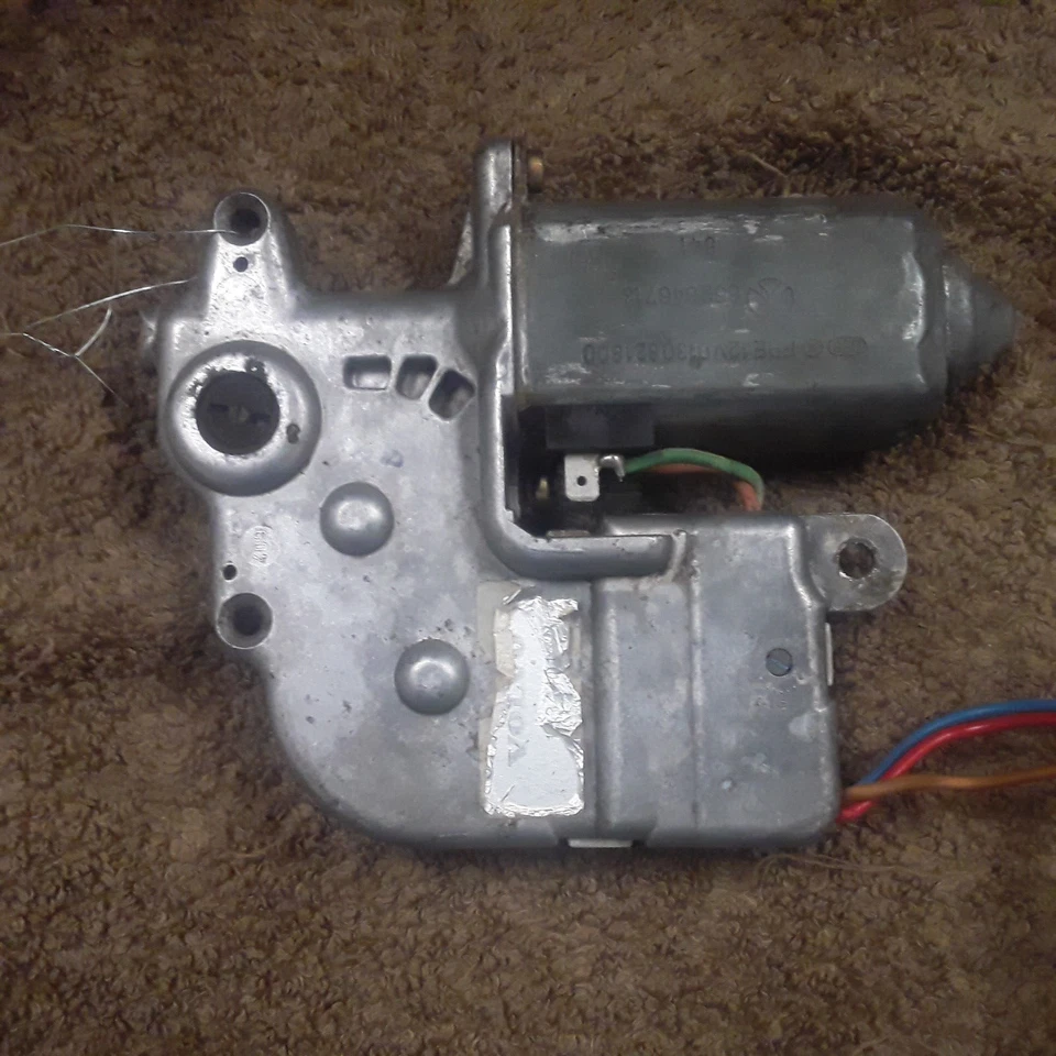 Volvo 760, 740, 1984, 1985, 1986, 1987, 1988, 1989, 1990 - 1992, motor techo corredizo Foto 1 de 4