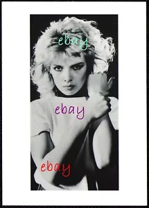 NEW KIM WILDE GREATEST HITS TOUR 2020 PROMO POSTCARD with PRE-PRINTED AUTOGRAPH - Picture 1 of 4