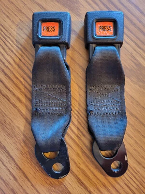 原始设备制造商法拉利 Mondial 3.2,T Quattrovalve 后座皮带扣 - # 61245500 — 第 1/4 张图片