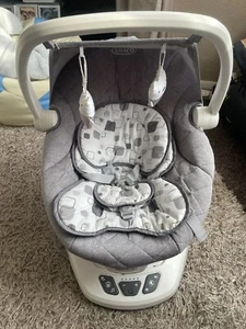GRACO MOVE WITH ME Baby Swing Chair Toy Rocker Soother Electric 10 Melodies - Picture 1 of 3
