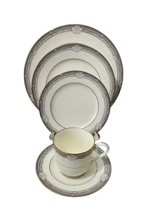 Noritake Ivory Bone China Evendale 755 Serving For Four 20pc Dinnerware Set RARE - Picture 1 of 17