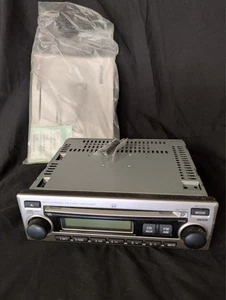 GENUINE HONDA TUNER  AM/FM/CD 2003-2007 Civic Element Models 08A02-4E1-100 OEM - Picture 1 of 1