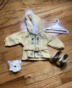 American Girl Puppe Emily Bennet Mantel, Fäustlinge & Stiefel - Bild 1 von 10