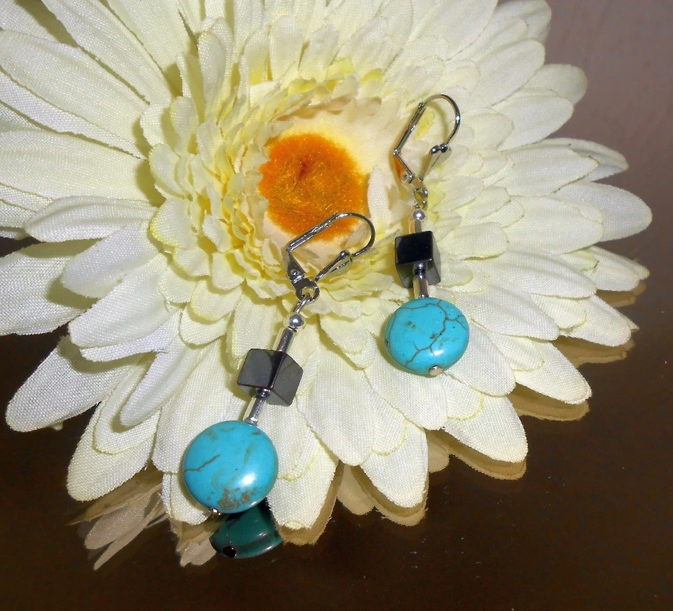 EDELSTEIN / BILDSCHÖNE TÜRKIS  HOWLITH Ohrhänger + HÄMATIT Würfel  - Bild 1 von 1