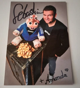 Autogrammkarte  Original Signiert Sebastian + Amanda - Bild 1 von 1