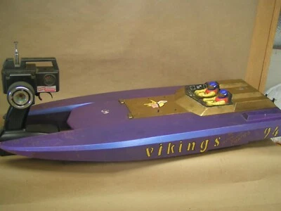 HISTORY, Kyosho Hurricane Catamaran racing boat, all original, dual motor, - Image 1 of 4