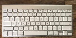 Apple wireless keyboard model a1314 - Picture 1 of 2