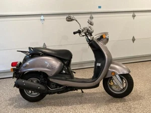Yamaha Vino 125 ccc Silver Like New! - Picture 1 of 1