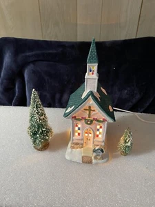 Christmas It's a Wonderful Life Holiday Village Bedford Falls Chapel Only 1994 - Picture 1 of 11