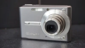 Casio Exilim EX-S500 5.0MP Digital Camera - Silver - Picture 1 of 10