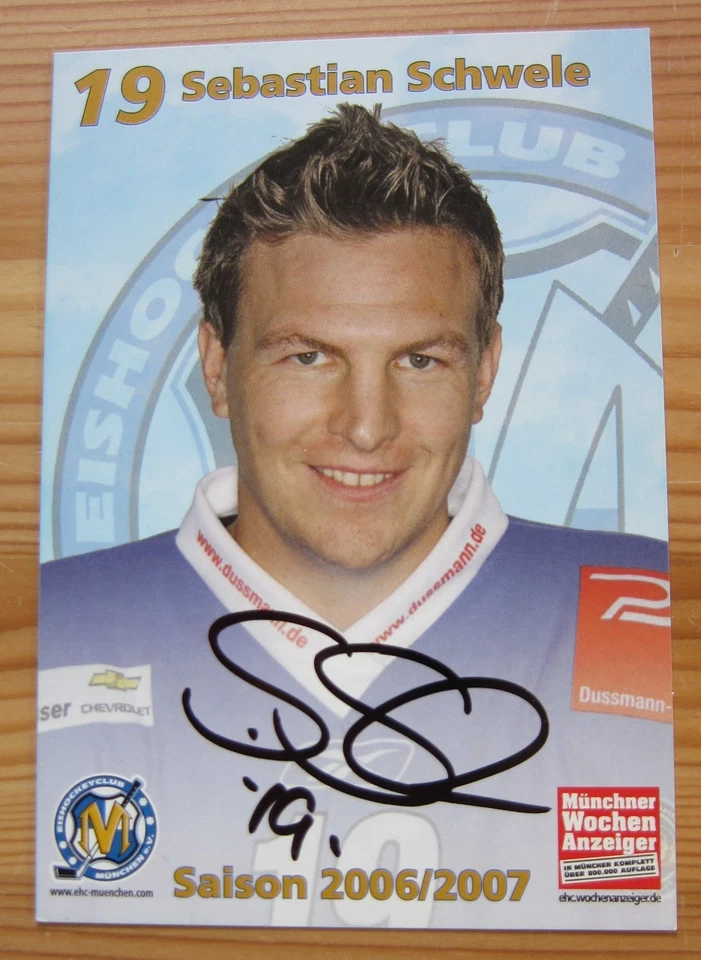 SEBASTIAN SCHWELE - EHC München - 2006/07 - Sport 1 - original signiert - Bild 1 von 1