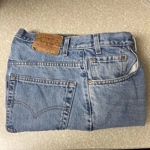 Vintage Levi's 560 Herrenjeans 38 x 30 lose Passform konisch Made in USA blau Denim - Bild 1 von 17