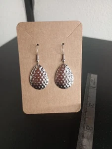 Silberfarbene Diamant strukturierte Spinner Klinge Ohrringe, Colorado Spinner - Bild 1 von 2