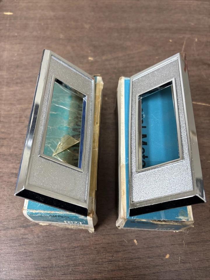 3939347 3939348 1969 雪佛兰 Marker Bezels Impala Bel Air 比斯坎 Caprice NOS — 第 1/3 张图片