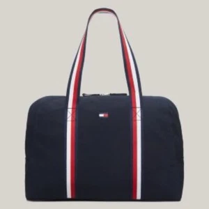 Tommy Hilfiger Weekender Totes & Shoppers Bag. - Picture 1 of 1