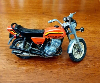 MODELLINO KAVASAKI 750 A DUE TEMPI, VINTAGE - Immagine 1 di 4
