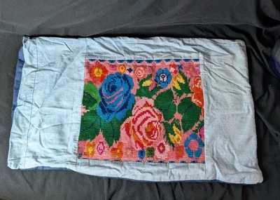 Rosas arte popular punta de aguja almohada falsa 13x20" Foto 1 de 4