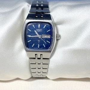 Vintage 1977 Seiko Quarzuhr Damen blaues Zifferblatt silberfarben 6" neue Batterie Tag Datum - Bild 1 von 9