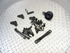 98-03 Yamaha XVS650 VSTAR 650 2002 clásico MISC tuercas pernos hardware bocina lote - Imagen 1 de 9