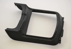 Chrysler 300 2015-2023 consola central portavasos bandeja para bebidas bisel moldura OEM - Imagen 1 de 3