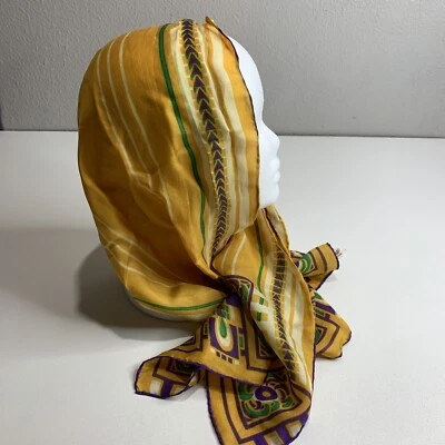 Bufanda Sally Gee Mujer Multicolor Rayón Seda Rectángulo 42 pulgadas x 14 pulgadas Geométrica Foto 1 de 4