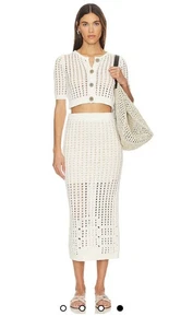 525 America Revolve Christina Crochet Tejido Suéter Midi Falda Conjunto en Crema Pequeño - Imagen 1 de 10