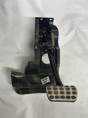 Pedal de freno CLK 350 2007 Mercedes Benz soporte de palanca de pie OEM A 209 290 0001 Foto 1 de 4