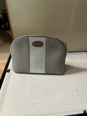 Bolsa de viaje Michael Kors en gris y plata Foto 1 de 4