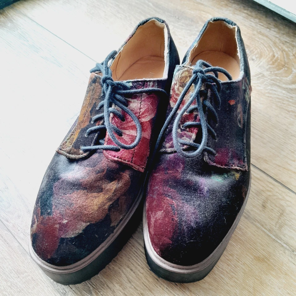 Mocasines Steve Madden Floral Terciopelo Escrito Suela Oscura Academia Talla 8M Foto 1 de 4