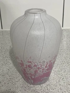 STUART STRATHEARN IESTYN DAVIES SPECKLED WHITE, PINK & BLUE 13cm ART GLASS VASE - Picture 1 of 9