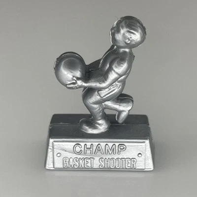 Trofeo de tirador de baloncesto Cracker Jack de colección Snap Together juguete de plástico premio Foto 1 de 4