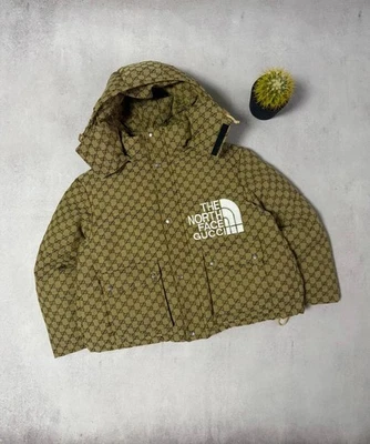 CHAQUETA ACOLCHADA GUCCI X THE NORTH FACE WEB GG MONOGRAMA BEIGE PARA HOMBRE S RARA LUJO Foto 1 de 4