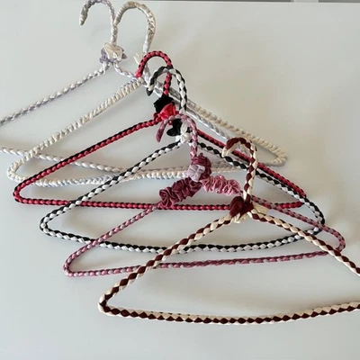 6 Vintage Braided Wrapped Wire Hangers Macramé 60s 70s Grandma Cottage Retro - Bild 1 von 4