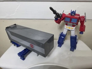 Transformers SS86 Optimus Prime - Picture 1 of 3