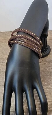 Pulsera envolvente de cuero marrón brazalete con tachuelas ajustable talla única Foto 1 de 4