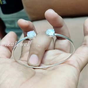 Bracciale aperto con pietra di luna in argento sterling 925 design semplice g... - Foto 1 di 8