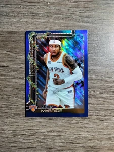 2025-26 Topps Holiday Ball Blue Metallic Glitter Holiday #H15 Miles McBride - Bild 1 von 2