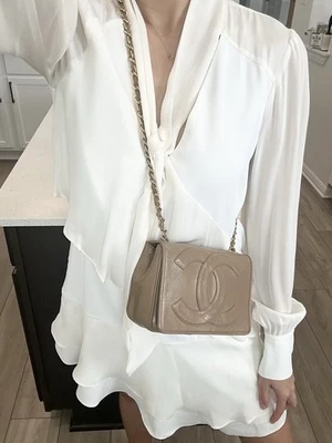 Auténtico bolso CHANEL Vintage Taupe 24K CC Mania Mini Solapa Única Foto 1 de 4