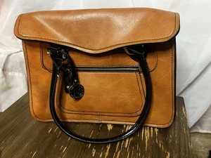 London Fog, leather shoulder bag, purse, gold, snakeskin accents, elegant bag. - Picture 1 of 7