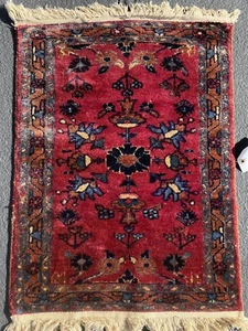 AN AWESOME HAND MADE VINTAGE FLORAL RUG 2’6” X 1’10” - Picture 1 of 12