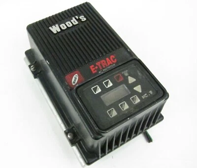 Unidad microinversor TB Woods XFC4001-0C  Foto 1 de 4