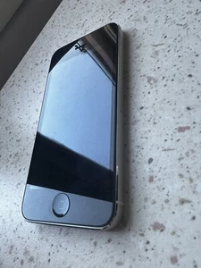 Apple iPhone 5 - 16GB - Bianco e Argento E display Colore Nero - Foto 1 di 5