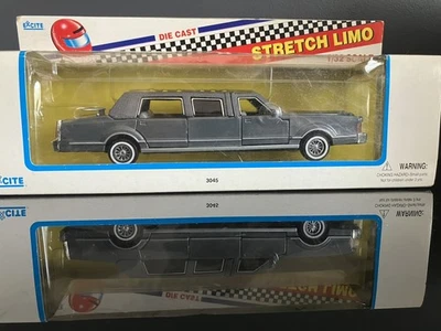 NEW Excite 1:32 Scale 3045 Lincoln Super Stretch Limousine Black - Image 1 of 4